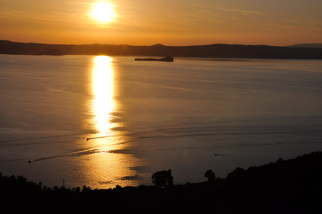 Immagine del tramonto al Caminetto Resort